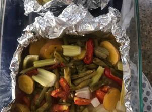 Una foto de Vegetales al horno con papa amarilla