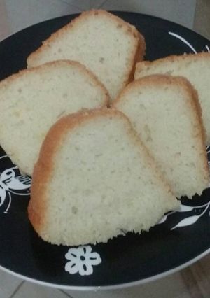 Una foto de Bizcochuelo vegano de limon🍋👌