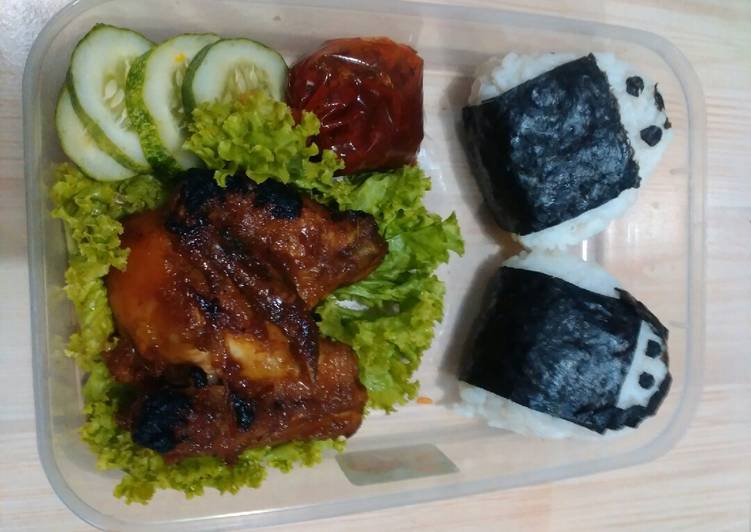 Resep Onigiri #bekel ke kantor buat Ade tesayang, Lezat Sekali