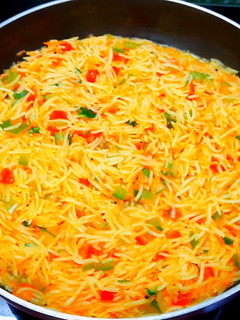 યલો પુલાવ (Yellow Pulao Recipe In Gujarati) રેસીપી મુખ્ય ફોટો