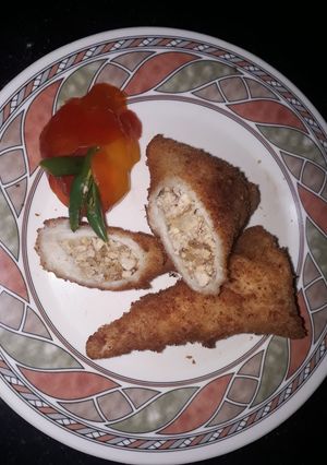 A picture of Tasty chicken bread cone.