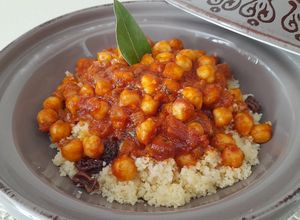 Foto principal de Tajine de garbanzos con sobrasada