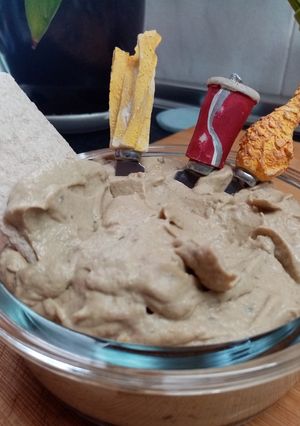 Una foto de Hummus de berenjena