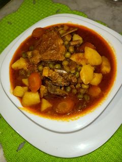 صورة لوصفة مرقة جلبانة باللحم والخضار 🥩🥕🥔