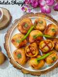 Kathiyawadi Lasaniya Batata Bhajiya / Stuffed Potato Bhajiya