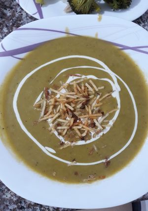 Una foto de Crema de arvejas 🍲