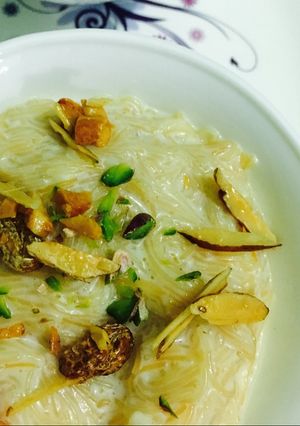 A picture of Sheer khurma.