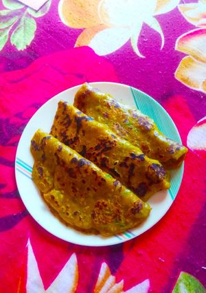 खमंग काकडीचे थालीपीठ (khamang kakdiche thalipeeth recipe in marathi) रेसिपी चे मुख्य फोटो 