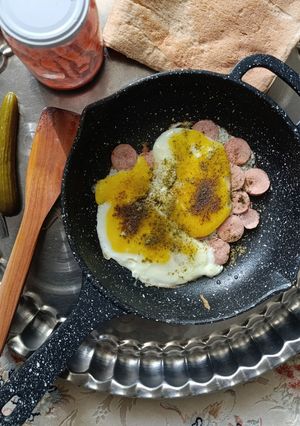 عکسی از دستور سوسیس تخم‌مرغ عسلی
