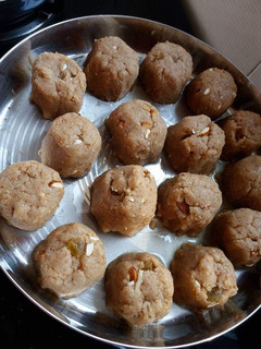 અડદિયા રેસીપી મુખ્ય ફોટો