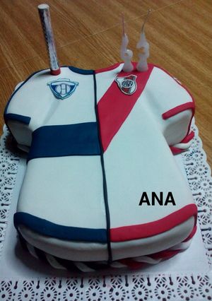 Una foto de Torta camiseta de fútbol doble
