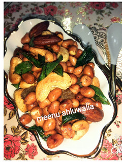 ड्राई फ्रूट्स नमकीन (Dry fruits namkeen recipe in hindi) रेसिपी मुख्य फोटो