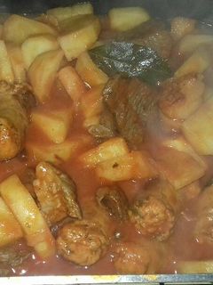 Una foto de Estofado de carne con chorizo