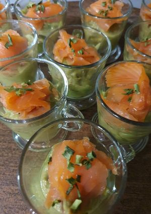 Une photo de Verrines saumon avocat