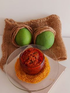 કેરી નું ખાટું અથાણું(Keri nu khatu athanu recipe in Gujara) રેસીપી મુખ્ય ફોટો
