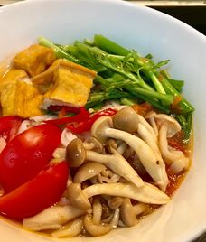 rau cần nước, cà chua