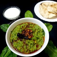 A picture of Healthy Lasooni Palak Khichdi.