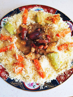 Una foto de Pollo moruno con cous cous