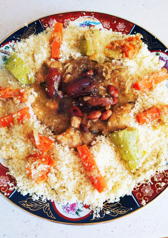Una foto de Pollo moruno con cous cous