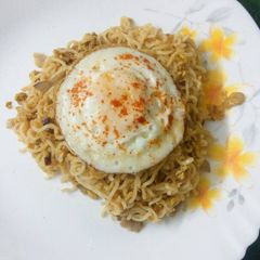 A picture of Easy egg maggi.
