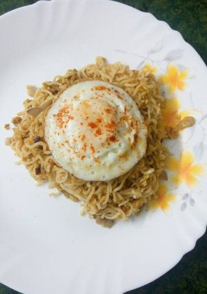 A picture of Easy egg maggi.