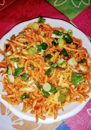 ચાઈનીઝ ભેળ (Chinese bhel Recipe in Gujarati) રેસીપી મુખ્ય ફોટો