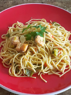 Una foto de Spaghetti con salmón