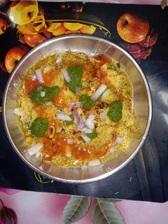 રગડા ચાટ (Ragda Chaat Recipe In Gujarati) રેસીપી મુખ્ય ફોટો