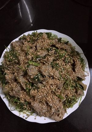Hình của món Thịt bò giả mèo xào lá má.