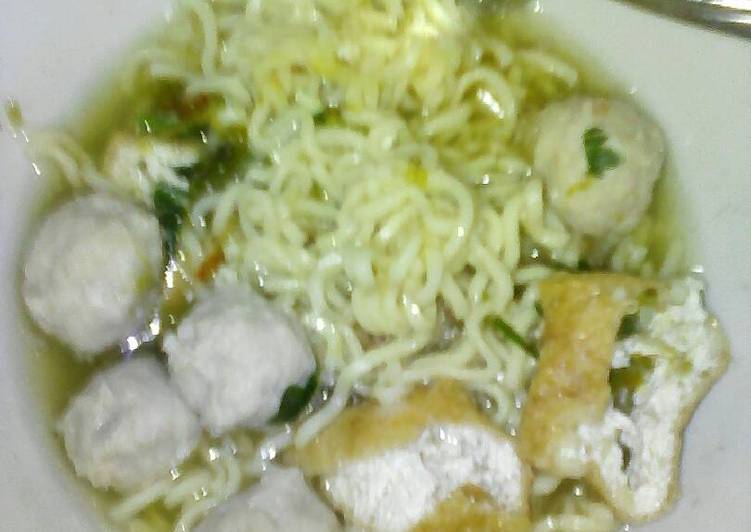 Resep Bakso Sapi Komplit..by:Erni Hartanti.Amd😍😘😁 yang Lezat Sekali