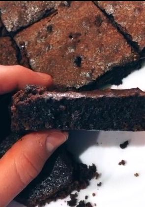 Una foto de Brownie (súper húmedo)
