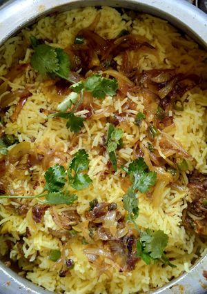হায়দ্রাবাদি চিকেন বিরিয়ানি (Hydrabadi chicken biriyani recipe in Bengali) রেসিপির প্রধান ছবি