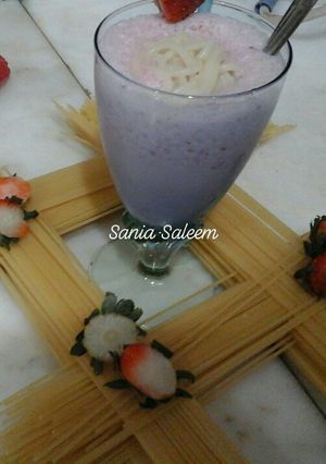 A picture of Strawberry Shake.