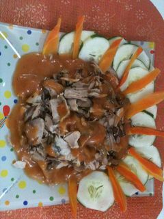 Una foto de Bonito con Salsa de Vita Nova y Mantequilla