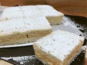 Una foto de pastel de avellanas