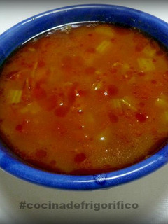 Una foto de Sopa fácil de tomate con apio