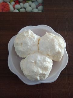 હોમ મેડ માખણ (Homemade Makhan Recipe In Gujarati) રેસીપી મુખ્ય ફોટો