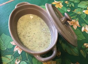 Une photo de Sauce salade moutarde melfor truffe et persil