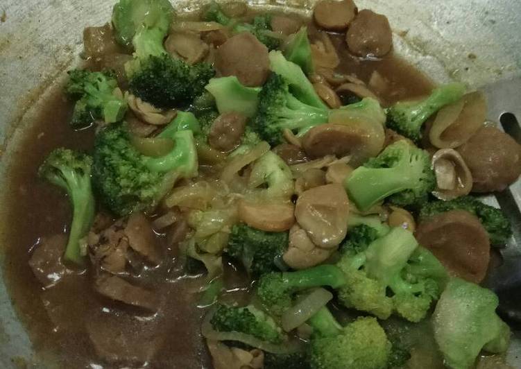 Langkah Mudah untuk Menyiapkan Brokoli Jamur Saus Tiram, Lezat