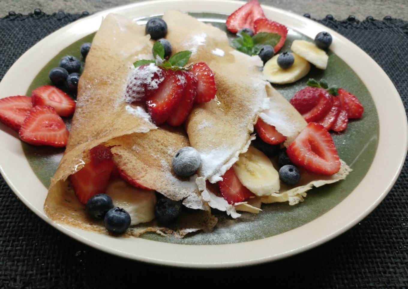 Crepes rellenas de fruta