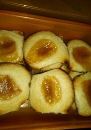 Una foto de Pepas con mermelada de durazno