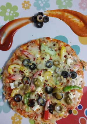 પીઝા (Pizza Recipe in Gujarati) રેસીપી મુખ્ય ફોટો
