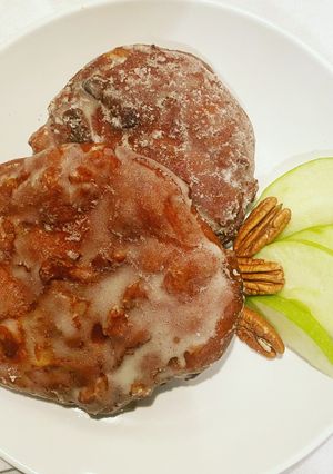 Una foto de Apple fritters (estilo Krispy Kreme)