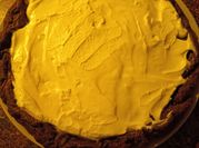 Una foto de frosting de chocolate negro
