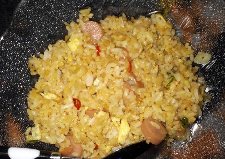 Resep Nasi goreng sosis telor Anti Gagal