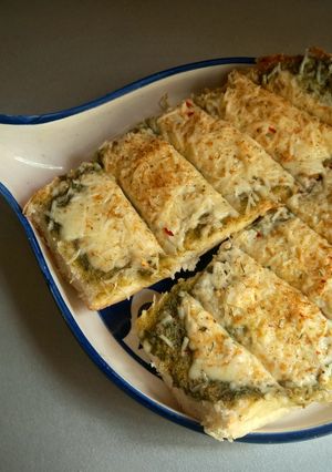 A picture of Pesto Garlic Bread (Continental breakfast).