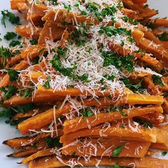 A picture of Baked sweet potato 🍠 fries !.