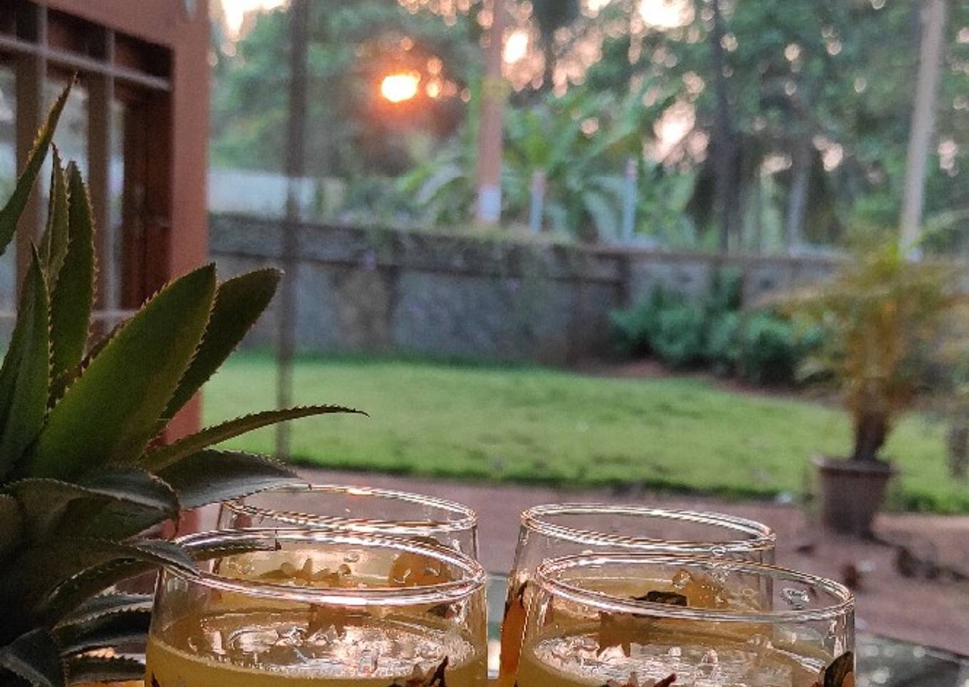 Pineapple lemon cooler