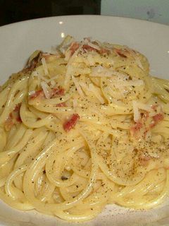 Una foto de Espaguetis con salsa carbonara