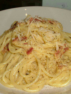 Una foto de Espaguetis con salsa carbonara